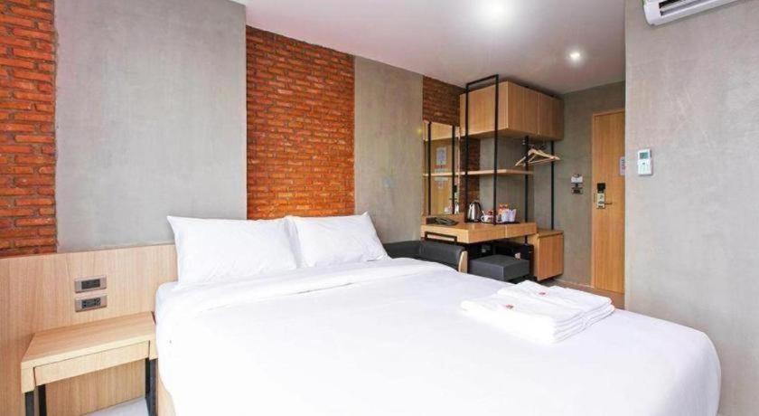 B2 Mukdahan Boutique And Budget Hotel Экстерьер фото