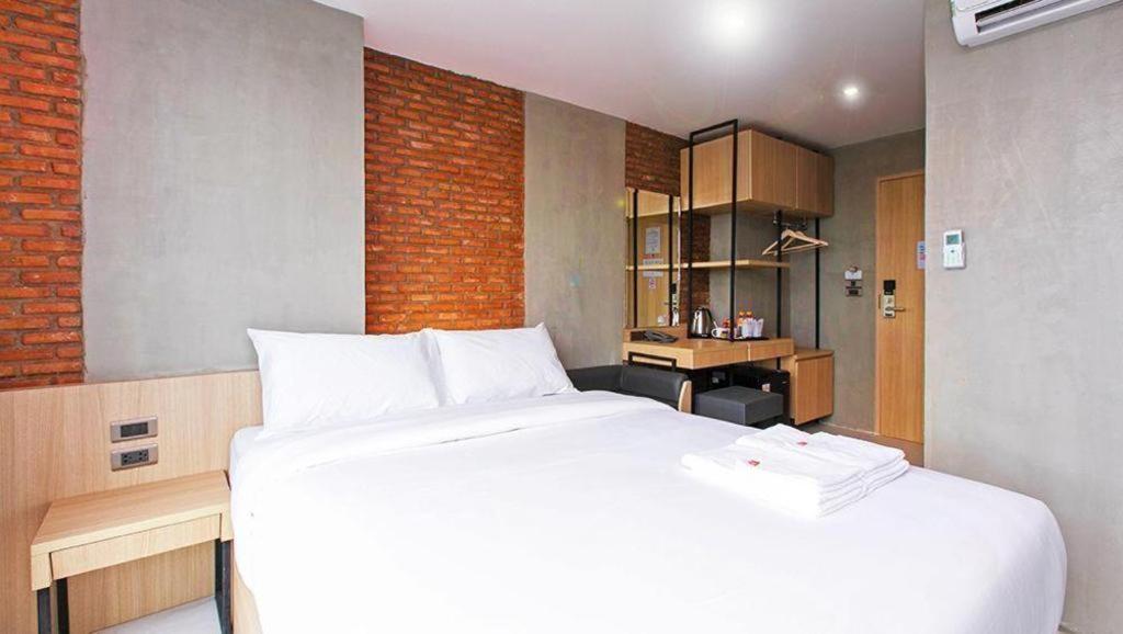 B2 Mukdahan Boutique And Budget Hotel Экстерьер фото